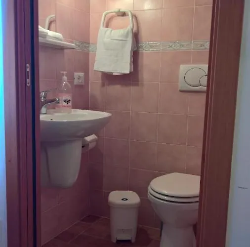 Il Nido Del Cuculo Каррара